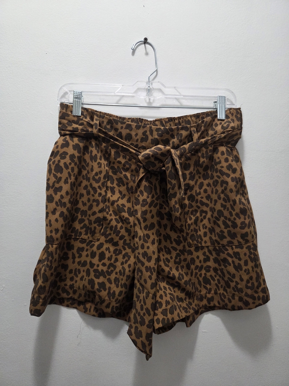 A New Day size M Leopard Paperbag Shorts High Rise Tie Waist Pockets Brown